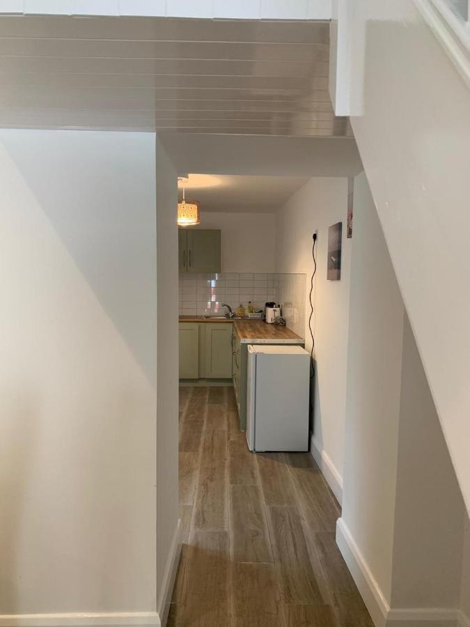 Eyre Square Lane Budget Rooms Galway Bagian luar foto