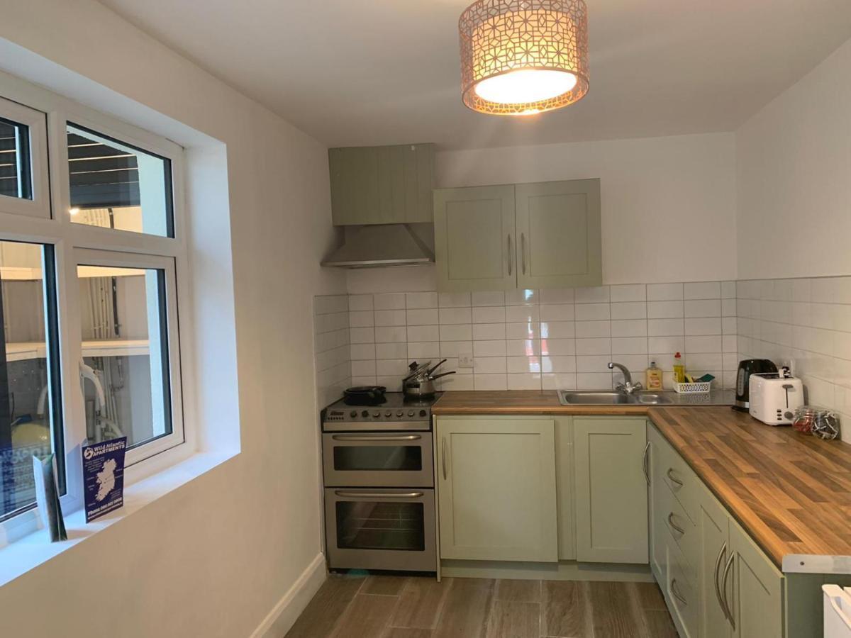 Eyre Square Lane Budget Rooms Galway Bagian luar foto