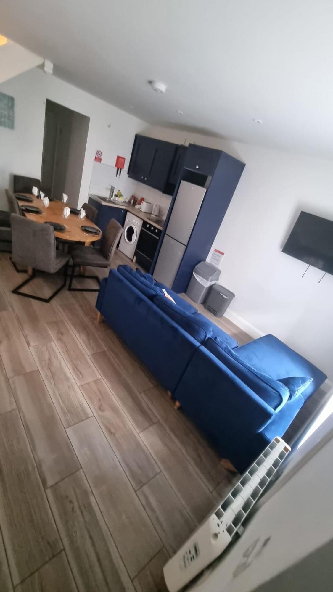 Eyre Square Lane Budget Rooms Galway Bagian luar foto